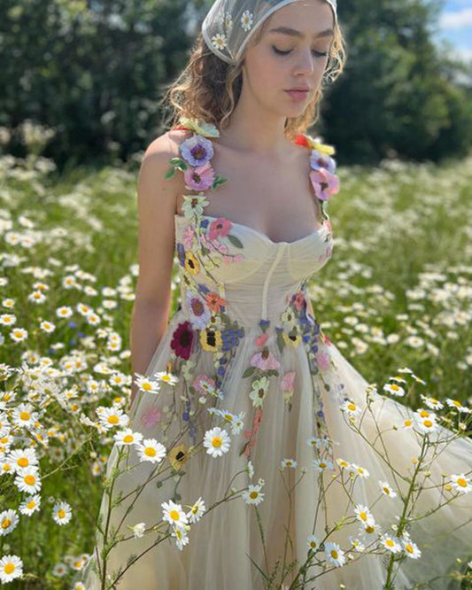 Light Champagne Tulle Floral Sweetheart-Neck Flow