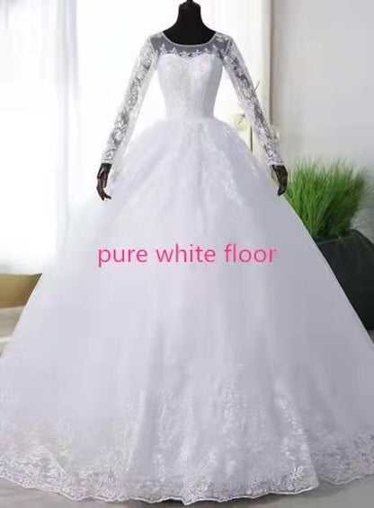 Long Sleeve Lace Backless Wedding Dress with Train – Elegant Ball Gown Bridal Gown.