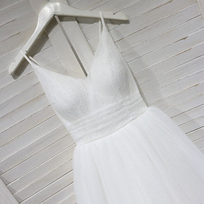 White A-Line Tulle Wedding Dress - Lace V-Neck Mid-Length Bridal Gown
