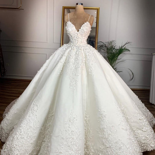 Luxury Sweetheart Lace Ball Gown Wedding Dress with Plunging V-Neck.
