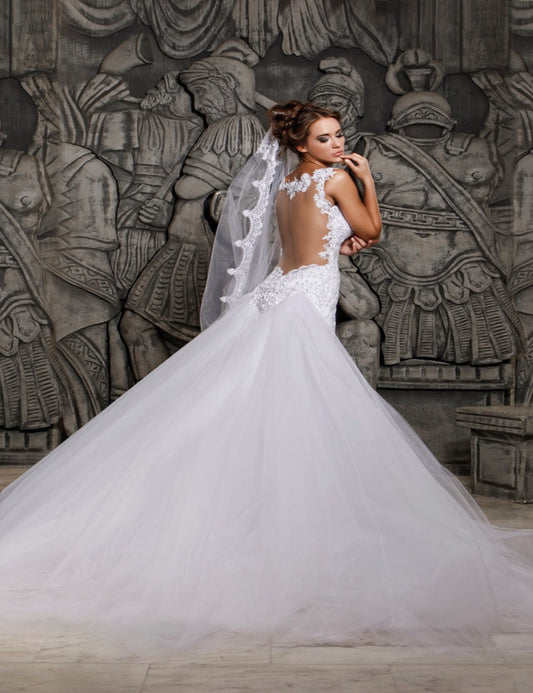 Lace Mermaid Wedding Dress with Detachable Train – Sweetheart Tulle Bridal Gown. luxury bridal gown by Bridal Boutique