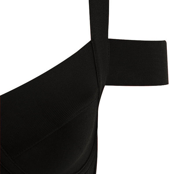 Strapless shoulder tight dress