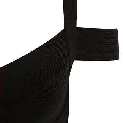 Strapless shoulder tight dress