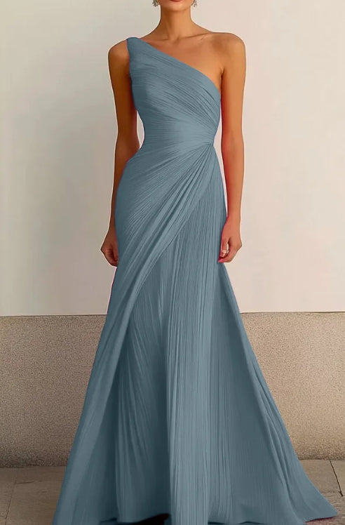 One-shoulder pleated long dress, flowing tight dress