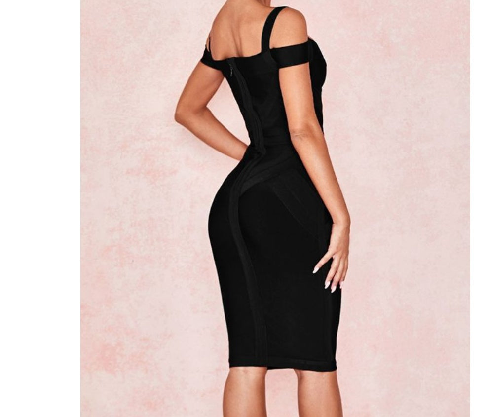 Strapless shoulder tight dress