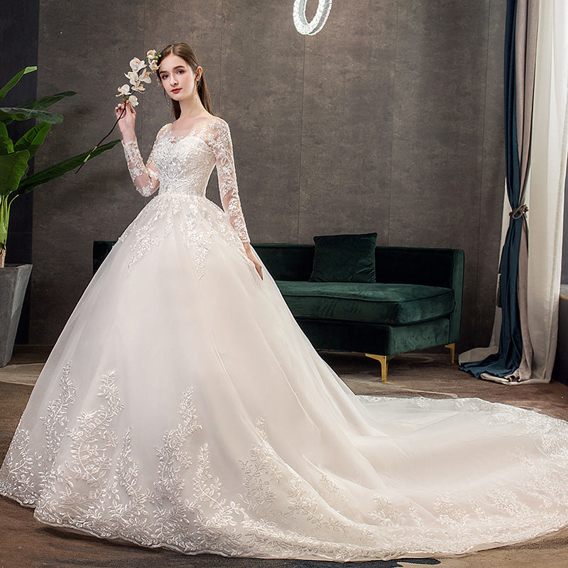Long Sleeve Lace Backless Wedding Dress with Train – Elegant Ball Gown Bridal Gown.