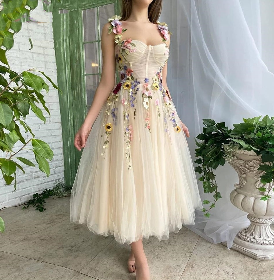 Light Champagne Tulle Floral Sweetheart-Neck Flow