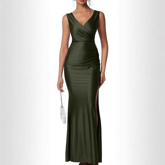 Elegant Solid-color Satin Dress With A Slit