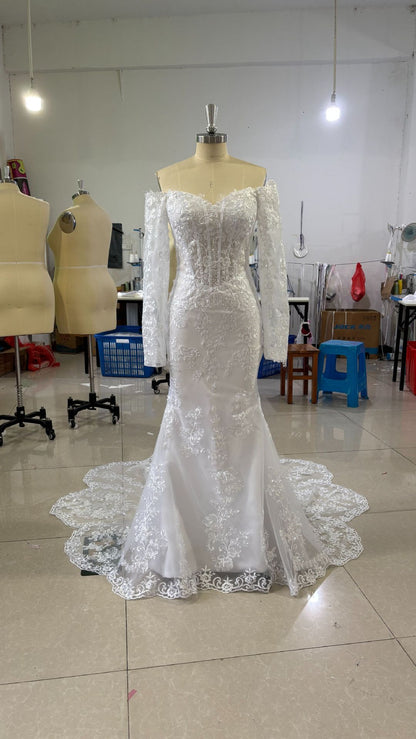 Elegant Off-Shoulder Lace Fishtail Wedding Gown