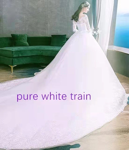 Long Sleeve Lace Backless Wedding Dress with Train – Elegant Ball Gown Bridal Gown.