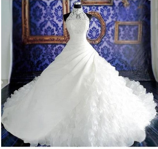 Royal Satin Ball Gown Wedding Dress - Classic Sweetheart Bridal Gown with Train.