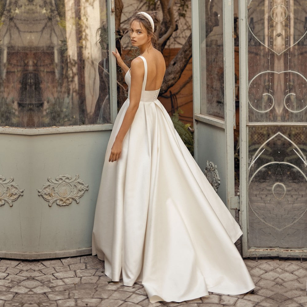 Classic Satin A-Line Wedding Dress - Elegant Square Neck Bridal Gown with Train.