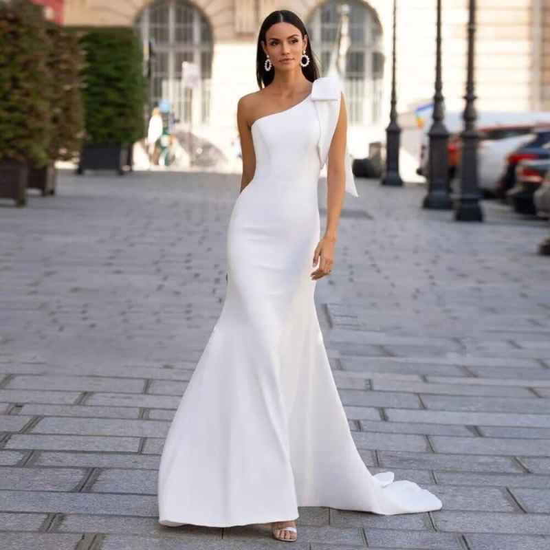 Fishtail Simple Elegant Slimming Long One-shoulder Gown