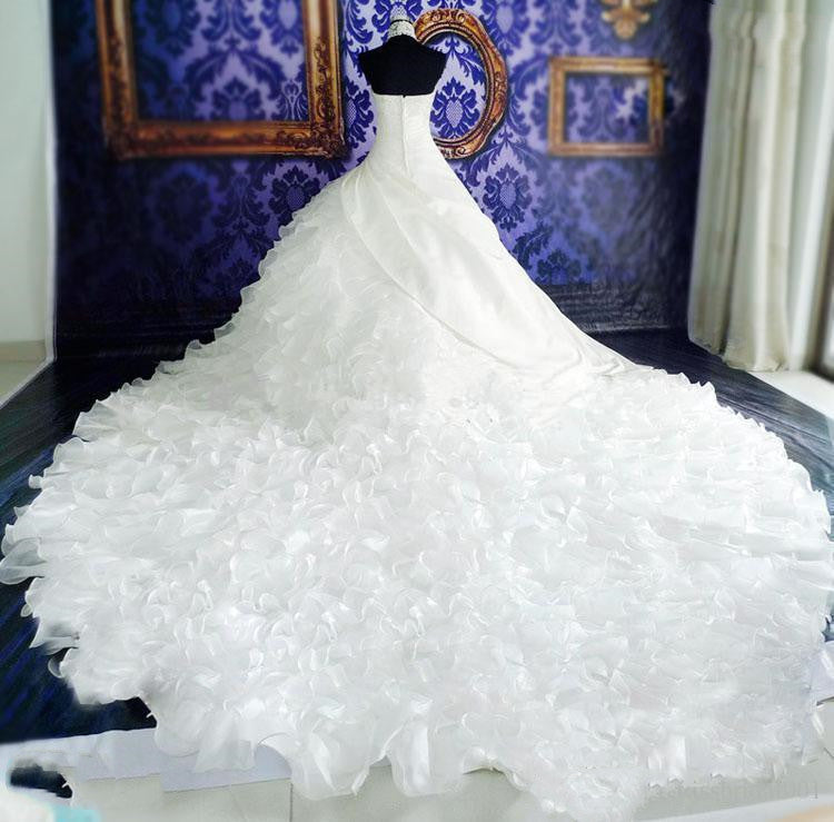 Royal Satin Ball Gown Wedding Dress - Classic Sweetheart Bridal Gown with Train.