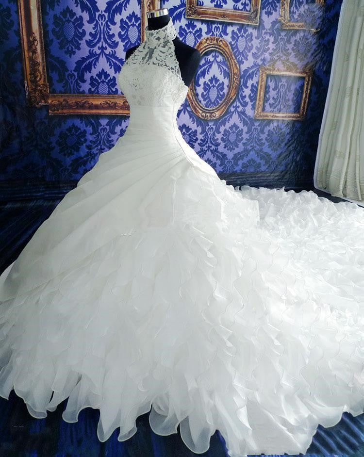 Royal Satin Ball Gown Wedding Dress - Classic Sweetheart Bridal Gown with Train.