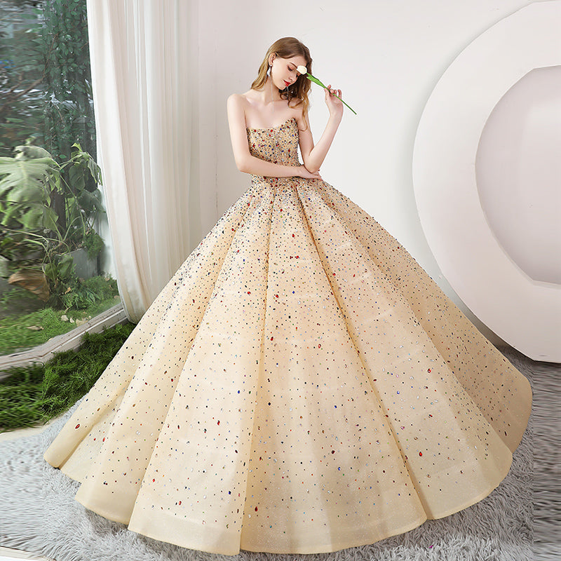Romantic Botanical Lace Bridal Dress | Chic Sheer Illusion Sweetheart Gown.